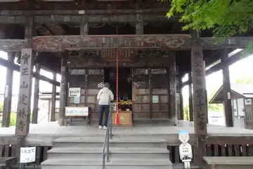 定林寺の本堂