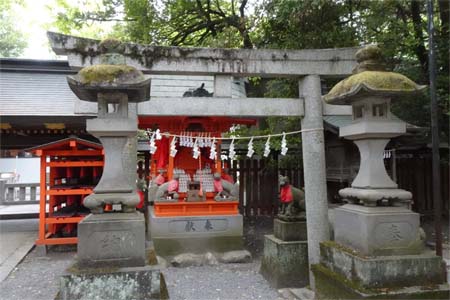 秩父市・秩父神社の柞稲荷神社（ははそいなりじんじゃ）