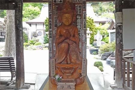 秩父市・野坂寺の山門のあずかり観音