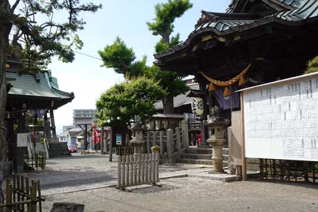 茅ヶ崎市・八王子神社の境内