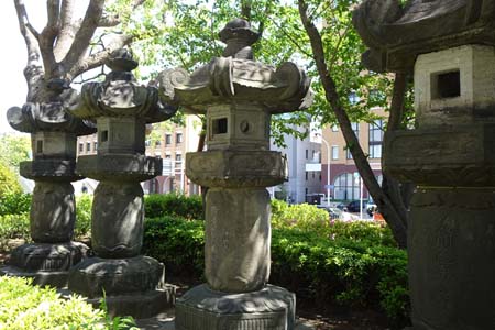 茅ヶ崎市・旧寛永寺石灯篭４基