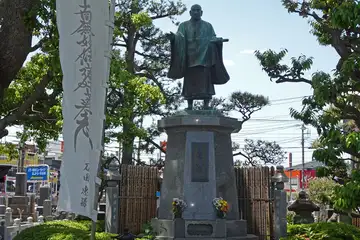 茅ヶ崎市・信隆寺の日蓮上人像