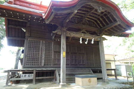 国分寺市・本村八幡神社の拝殿