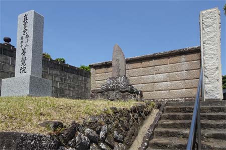 二宮町・藤巻寺の山門