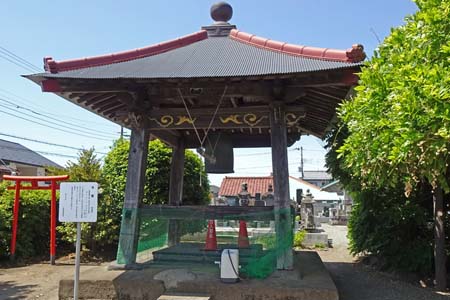 二宮町・藤巻寺の鐘楼