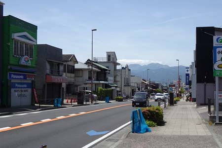 小田原市・電線が地中化された小田原の町