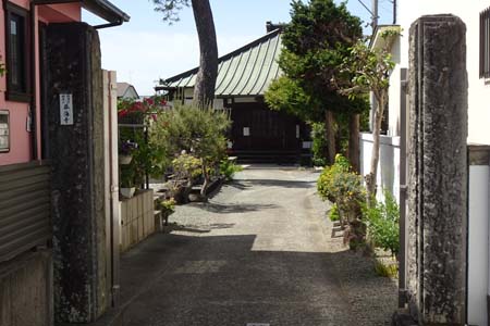 小田原市・呑海寺の山門