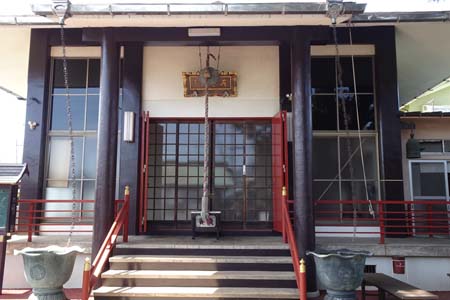 小田原市・心光寺の本堂