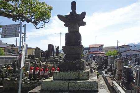 小田原市・宗福寺の宝篋印塔