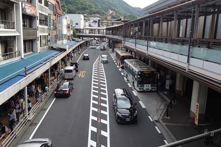 箱根町・箱根湯本の駅前