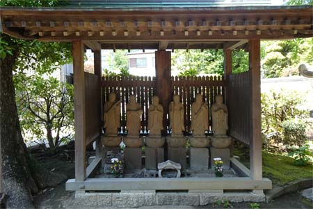 横浜市港北区・法華寺の六地蔵