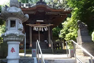八杉神社の拝殿