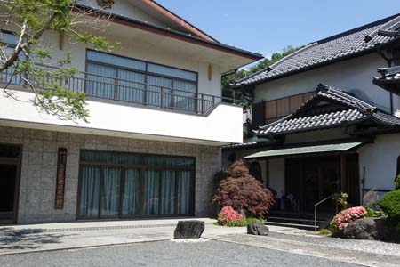 横浜市港北区・正覚院の庫裏と檀信徒会館