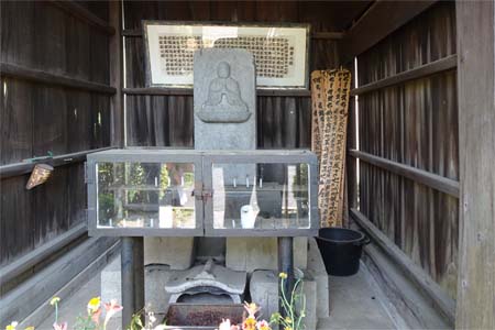 横浜市港北区・乞食松地蔵尊の地蔵堂