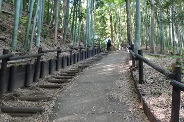 小机城の竹林の中の登っていきます
