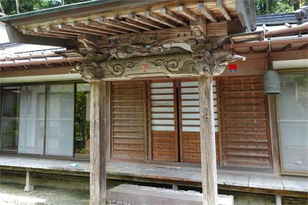 箱根町・鎖雲寺の本堂