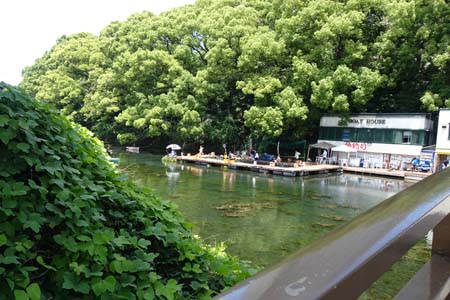 東京都千代田区・赤坂見附の外堀は釣り場