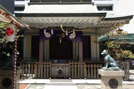 東京都渋谷区・宮益御嶽神社の御嶽神社の拝殿