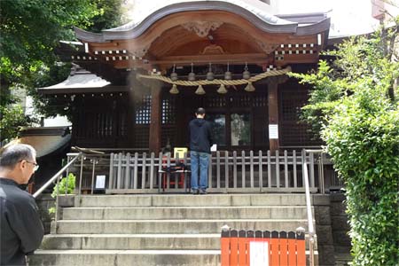 東京都目黒区・池尻稲荷神社の拝殿