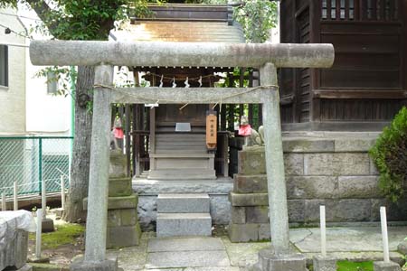東京都世田谷区・池尻稲荷神社の摂社