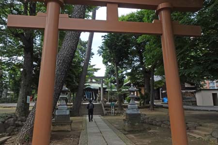 東京都世田谷区・駒留八幡神社の境内