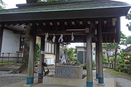 東京都世田谷区・用賀神社の御手水場