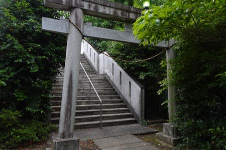 東京都世田谷区・諏訪神社の石段
