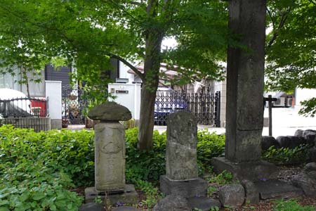 東京都世田谷区・浄真寺の石仏と庚申塔