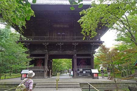 東京都世田谷区・浄真寺の仁王門に紫雲楼の扁額