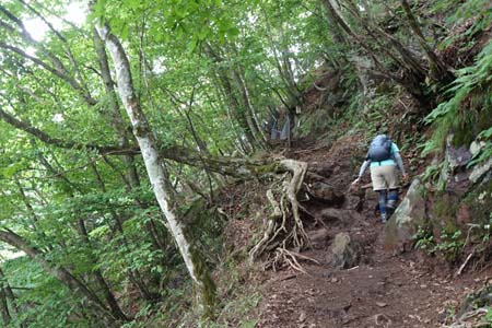 大岳山・岩場が始まります