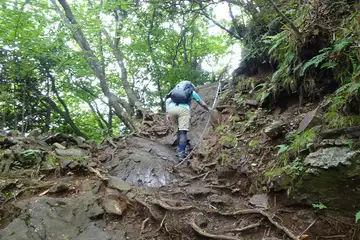 大岳山の岩場