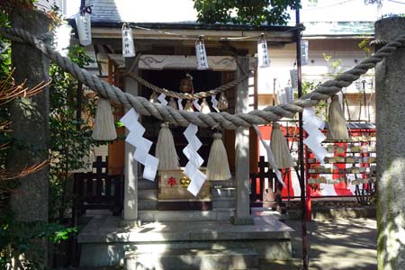 川崎市高津区・溝の口神社の稲荷社