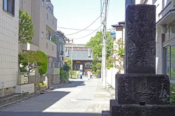 宗隆寺の題目塔