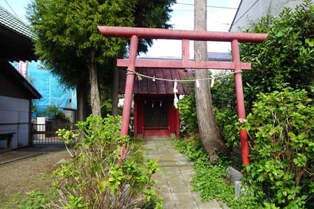 横浜市青葉区・市ヶ尾竹下地蔵堂の稲荷社