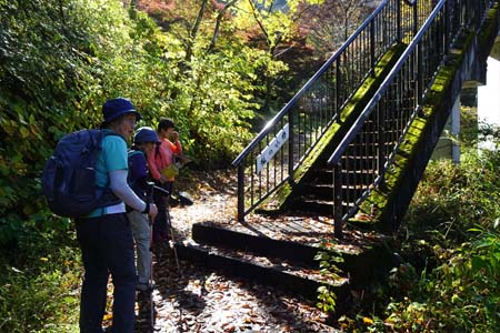御岳渓谷・杣の小橋を越え