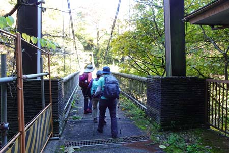 御岳渓谷・神路橋を渡り