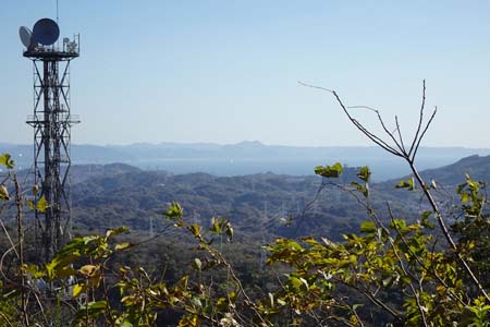 大楠山・東京湾をはさんで千葉の山々