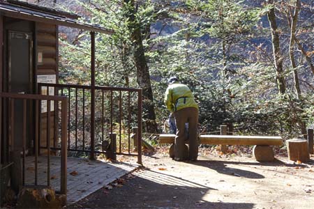 上高岩山・奥ノ院口のトイレ