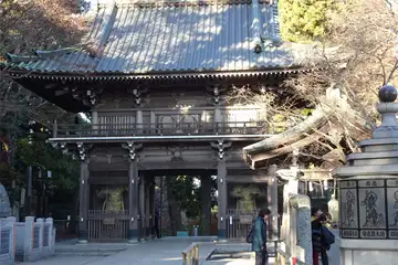 薬王院の四天王門