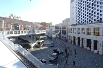 海老名駅の東口