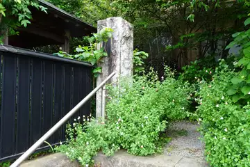 易住寺の山門