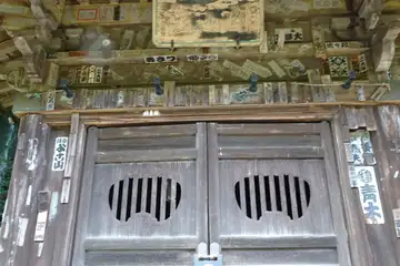 良弁滝の開山堂