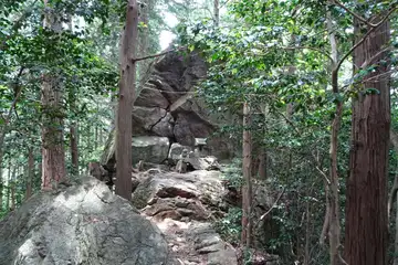 琴平神社の巨岩