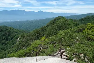 弥三郎岳の山頂