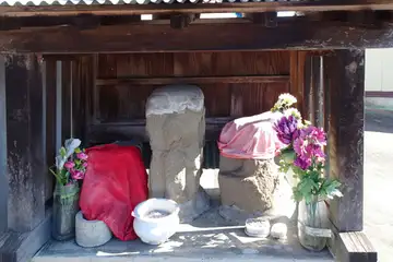 塚場の夜泣き地蔵