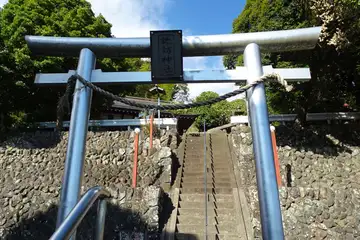 諏訪神社の鳥居