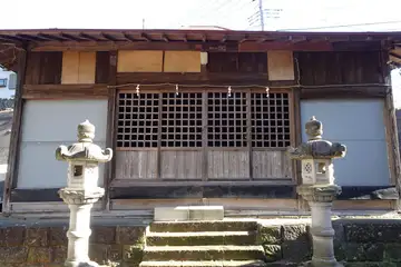 白山神社の拝殿
