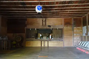 白山神社の拝殿