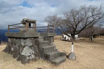 大野山山頂の石祠