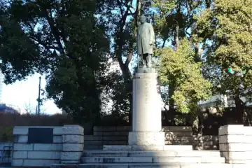 常盤橋の渋沢栄一像